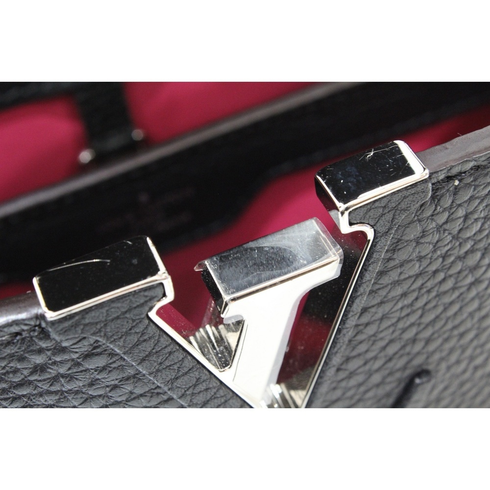 Louis Vitton Capucines PM Noir Handbag - Picture 12 of 12